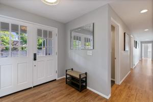Luxury Water View 6BR Retreat with Hot Tub and Gym