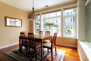 Waterfront 2BD Next to Pike Place with Private Patio