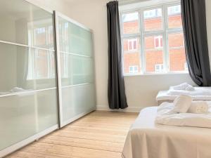Spacious Apartment for 6