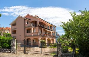 Beautiful Apartment In Kostrena