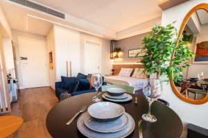 Studio com Piscina e Metrô em Pinheiros - PG313