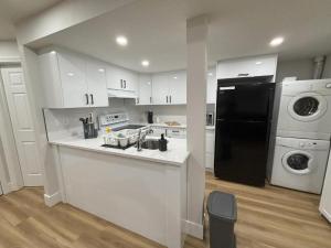 Valley Home 2 Bed 1 Bath Walkout Basement Apartment, 1hr to Banff, 40 Mins Canmore, 5 mins to WinSport & Olympic park