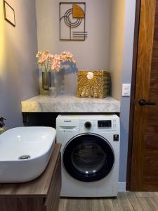 Mexico City Hipster Downtown Hideaway and Exclusive Amenities