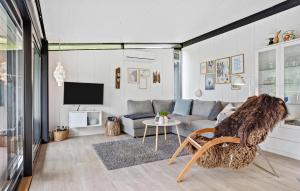 2 Bedroom Cozy Home In Ebeltoft