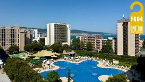 ROYAL BEACH - Private Apartments - Center of Sunny Beach