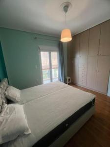 Sunny Escape in Alimos, close to the beach