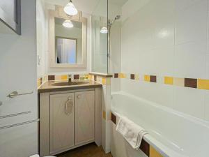 Ange Gardien - AC, Parking, Piscine