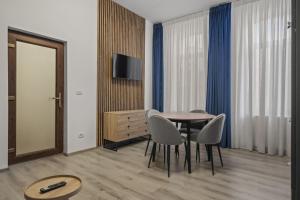 Interbelic Villa close to Old Town