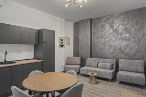 Interbelic Villa close to Old Town