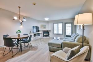 Hideaway 2BR Condo Pool & Heated Pool