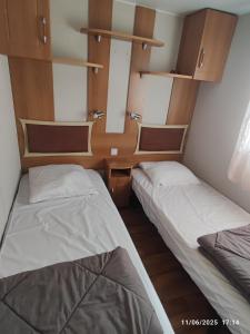 Campings CHEZ ISA - Mobil home 2 ch - vue direct sur mer : photos des chambres