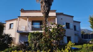 Villas charming villa with pool : photos des chambres