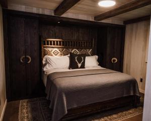 King Room room in Caryonah Hunting Lodge