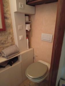 Joli T2 provençal plain-pied CV cour