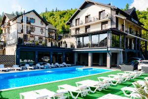 Севеней Готель