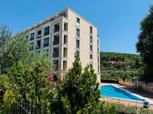 ASTORIA II Apartment 23 One Bedroom