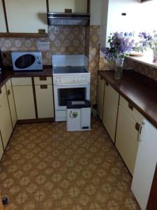 Ruim Appartement, frontaal Zeezicht, 2 slaapkamers, privé Parking mogelijk