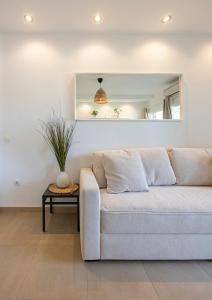 Cozy 1 Bedroom Apartment with 2 Pools & Tennis Court