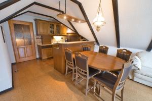 Pinus Alpinia Apartments