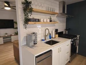 Modern Apt in Walkers Point