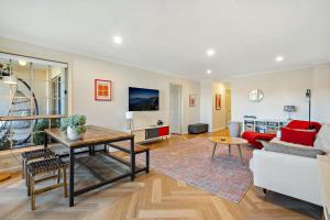 3-Bed Apartment in Holiday Style Resort with Pool