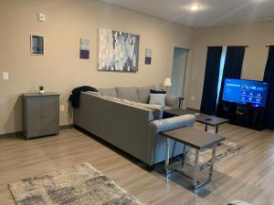 Harbor Haven, Just 2 miles from Beale!