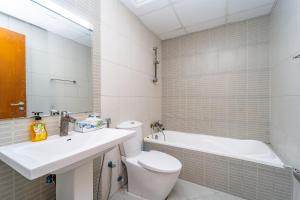 Luxury 2 bedroom next to beach with swimming pool gym and kids play area