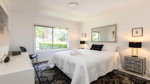 Diamond Drift - Pearl Beach