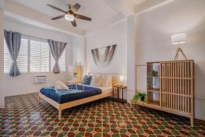 Beachwalk San Juan by PH