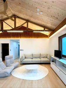 Jeju Byeoldam Deokcheon