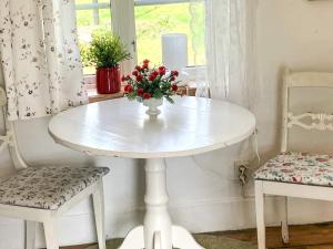 2 person holiday home in ÖDESHÖG