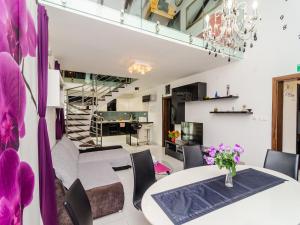 Apartment Villa Mikica - Four Bedroom Duplex Apartment with Terrace and Partial Sea View