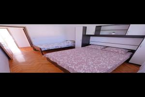 Apartment Stella - Three Bedroom Apartment with Balcony