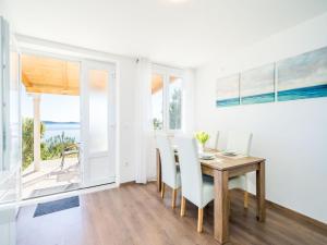 Apartments Marnic Blue Chill-One Bedroom Apartment B