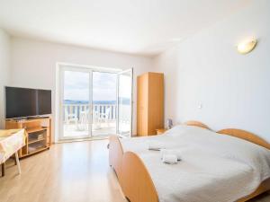 Apartments Marnic Blue Chill- Comfort Studio Apartment with Balcony S4