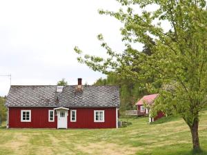 6 person holiday home in VESSIGEBRO