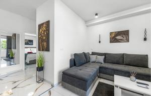 1 Bedroom Nice Apartment In Vodice 