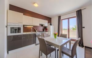 Beautiful Apartment In Pula 