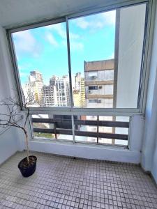 Departamento metros de Sanatorio Parque, Facultad de Derecho