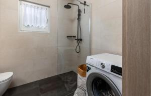 Stunning Apartment In Klenovica