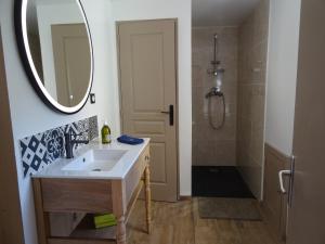 Villas Charming 18th-Century Escape, cleaning included : photos des chambres