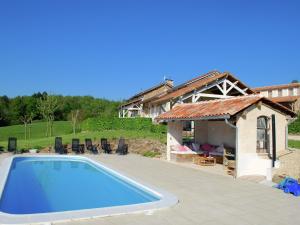 Maisons de vacances Cozy Cottage in Roussines, Dordogne, cleaning included : photos des chambres