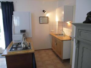 Maisons de vacances Cozy Cottage Retreat in Vezac, cleaning included : photos des chambres