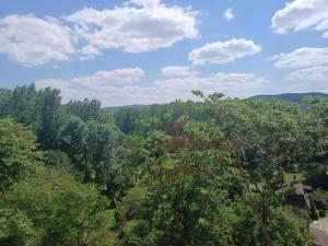 Maisons de vacances Cozy Cottage Retreat in Vezac, cleaning included : photos des chambres