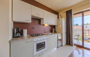Awesome Apartment In Pula With Wifi 