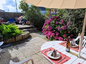 Maisons de vacances Stone House in Brittany near the Sea, cleaning included : photos des chambres