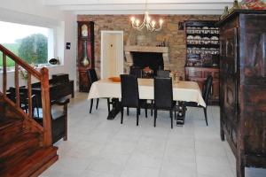 Maisons de vacances Holiday Home in Brittany near Sandy Beaches, cleaning included : photos des chambres