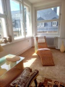 Nr 9 Hübsche Suite mit Loggia in alte Villa mit Stadtblick und interessante Ausstattung Ohm Zimmer