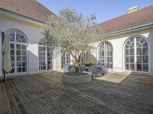 Spacious holiday home with garden near sea, cleaning included