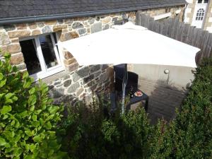 Maisons de vacances Stone House in Plougasnou near Sandy Beach, cleaning included : photos des chambres